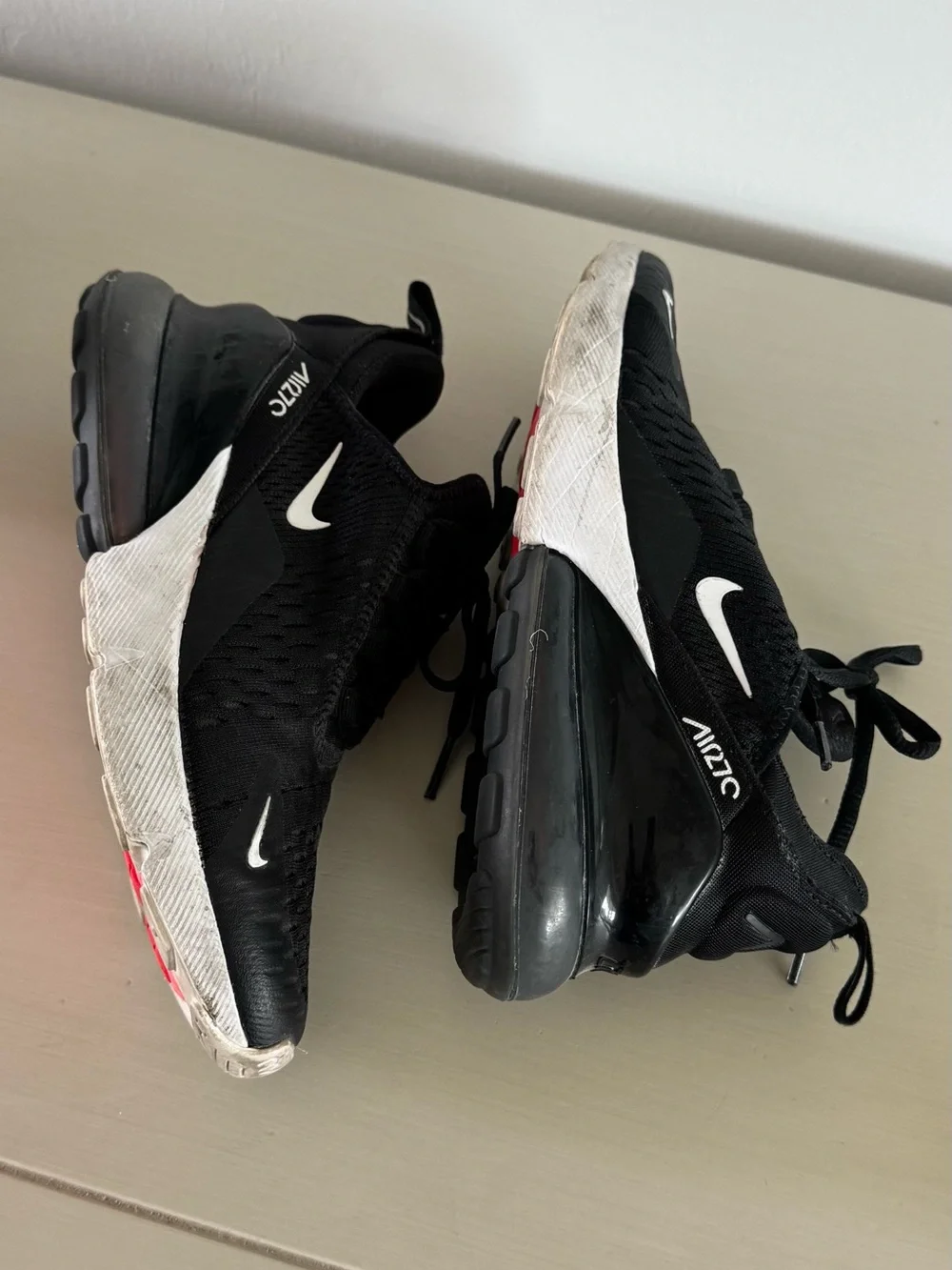 Nike Black & White Air Max 270 Lightweight Sneakers